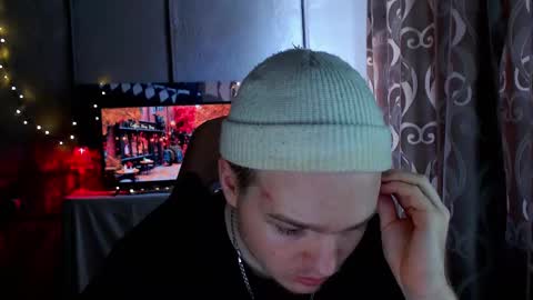 Snapshot of princ4real chatting on February 11, 7:23 am prince online show from February 11, 7:23 am