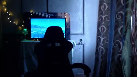 Snapshot of princ4real chatting on February 16, 8:32 am prince online show from February 16, 8:32 am