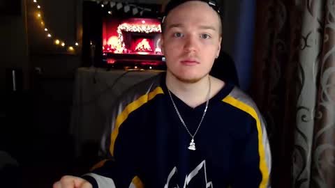 Snapshot of princ4real chatting on February 18, 4:37 am prince online show from February 18, 4:37 am