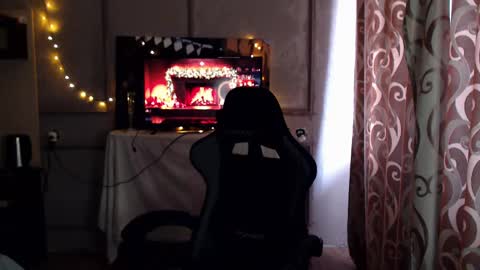 Snapshot of princ4real chatting on February 18, 7:43 am prince online show from February 18, 7:43 am