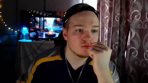 Snapshot of princ4real chatting on February 20, 6:50 am prince online show from February 20, 6:50 am