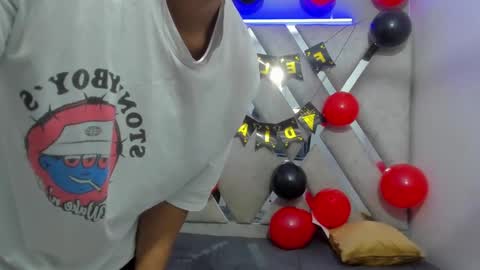 prince_arthur77 online show from February 14, 12:47 pm