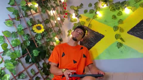 prince_arthur77 online show from October 31, 2:07 pm