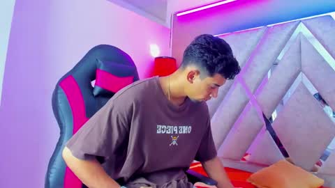 prince_arthur77 online show from November 26, 1:34 pm