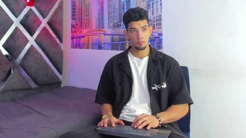 prince_arthur77 online show from November 30, 1:48 pm