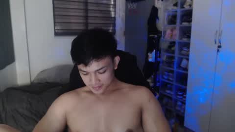 Snapshot of princeadrianx chatting on July 4, 6:41 am Prince Adrian online show from July 4, 6:41 am