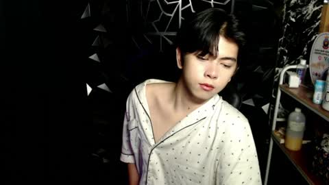 Snapshot of princecalix chatting on May 22, 6:09 am princecalix online show from May 22, 6:09 am