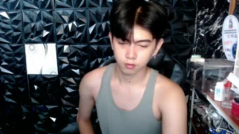 Snapshot of princecalix chatting on June 19, 3:27 pm princecalix online show from June 19, 3:27 pm