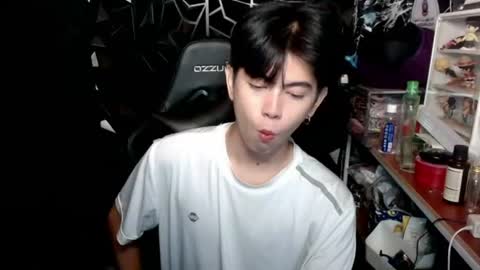 Snapshot of princecalix chatting on June 20, 6:11 pm princecalix online show from June 20, 6:11 pm