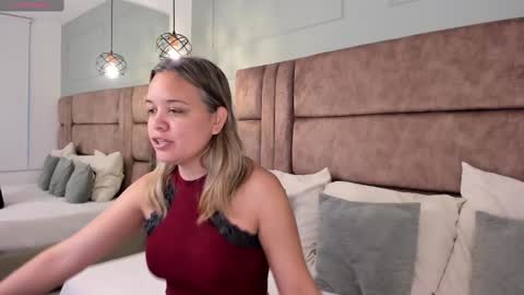 Snapshot of princesa_paris chatting on February 17, 11:34 am Paris online show from February 17, 11:34 am