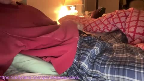 Peaches online show from November 11, 2:22 am