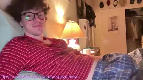 Peaches online show from November 19, 2:22 am