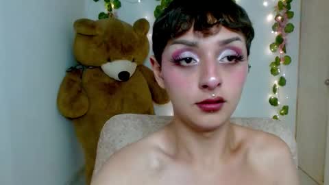 Snapshot of princess1609 chatting on February 12, 1:50 pm princess1609 online show from February 12, 1:50 pm