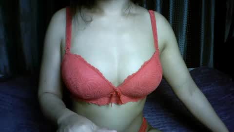 Snapshot of princess916446 chatting on June 24, 5:17 am princess online show from June 24, 5:17 am