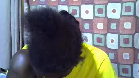 Snapshot of princess_scovia chatting on October 19, 5:52 am princess_scovia online show from October 19, 5:52 am