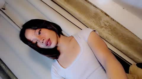 STELLA MAE online show from November 6, 9:32 am