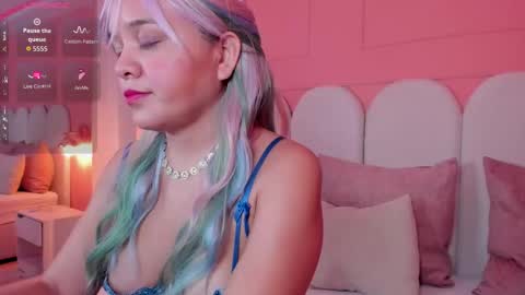 Snapshot of princessa_pariss chatting on September 12, 12:05 pm Paris online show from September 12, 12:05 pm