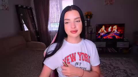 princessamira1 online show from July 17, 7:04 am