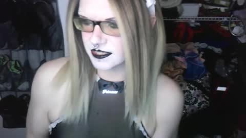 Snapshot of princessavery69 chatting on February 4, 7:36 am Princess Avery online show from February 4, 7:36 am