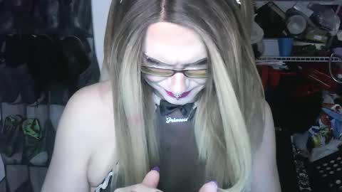 Snapshot of princessavery69 chatting on February 8, 4:27 am Princess Avery online show from February 8, 4:27 am