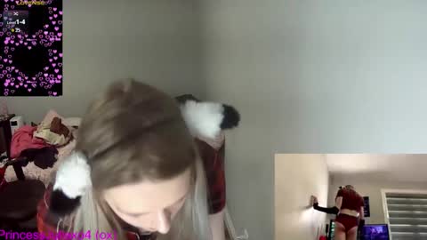 Snapshot of princessjuliaxo4 chatting on February 28, 7:04 pm PrIncessJulia0X online show from February 28, 7:04 pm