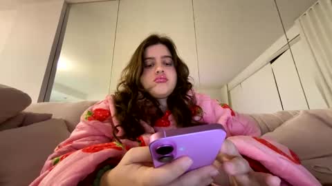 princessviccxo online show from March 12, 4:18 am