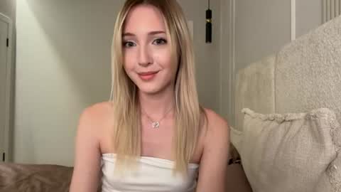 Snapshot of princessmood chatting on July 18, 4:55 pm Kate online show from July 18, 4:55 pm