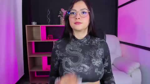 Snapshot of princesstiff_ chatting on October 26, 8:37 pm online show from October 26, 8:37 pm