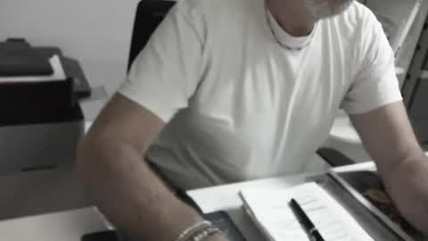 mature hairy guy online show from May 28, 3:42 pm