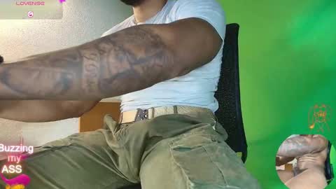 Snapshot of proudlyblack30 chatting on February 7, 5:33 am sergeant. online show from February 7, 5:33 am