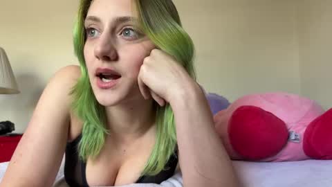 Oli online show from April 24, 8:55 pm