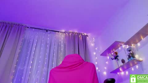    INDEPENDENT MODEL online show from February 4, 4:29 am