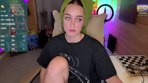 Queen of Pain online show from December 15, 7:21 pm