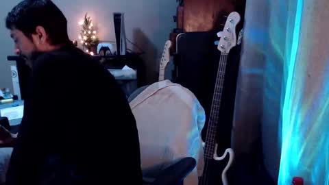 Sk8wave online show from February 9, 7:05 am