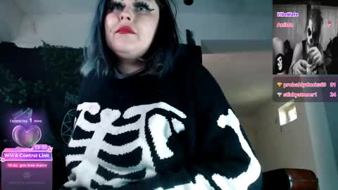 Snapshot of psychobitch69 chatting on April 27, 12:25 pm OlivePsy online show from April 27, 12:25 pm