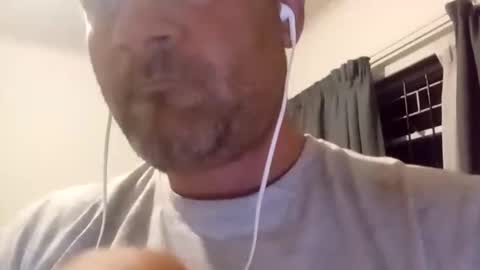 Snapshot of ptaslave chatting on December 1, 11:58 pm PtaSlave online show from December 1, 11:58 pm