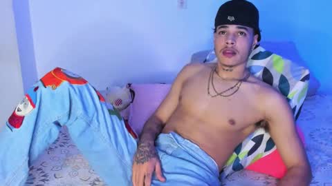 puca_and_garu online show from April 24, 2:36 am