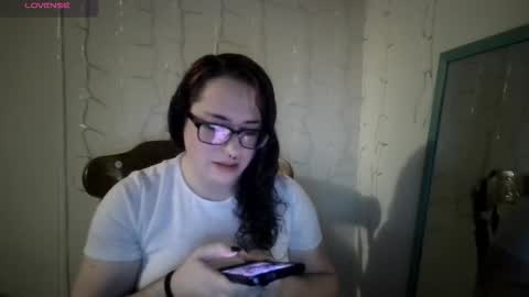 Snapshot of puddlessjersey chatting on February 11, 4:39 am Drowning Puddles online show from February 11, 4:39 am