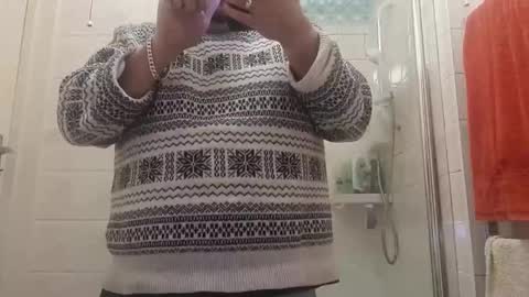 Snapshot of pulpdiction2 chatting on January 1, 9:41 pm Pulp online show from January 1, 9:41 pm