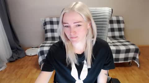 Snapshot of puma_ma chatting on February 7, 4:27 am Polly online show from February 7, 4:27 am