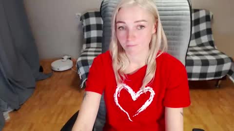 Snapshot of puma_ma chatting on February 13, 2:35 pm Polly online show from February 13, 2:35 pm