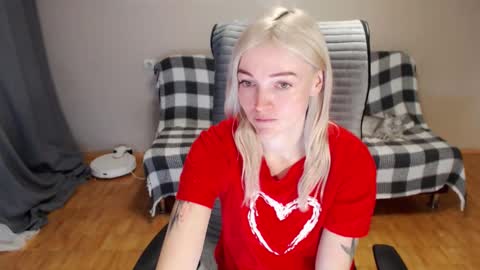 Snapshot of puma_ma chatting on February 15, 3:36 am Polly online show from February 15, 3:36 am