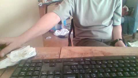 pup_y online show from October 25, 8:33 am