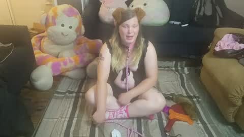 puppygirllovestobeg online show from June 28, 7:36 am