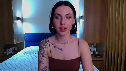 Julia online show from July 18, 4:44 pm