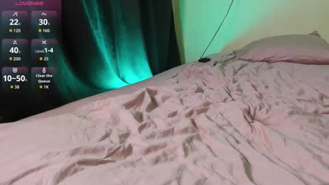Snapshot of puredesire_ chatting on October 7, 5:21 pm puredesire_ online show from October 7, 5:21 pm