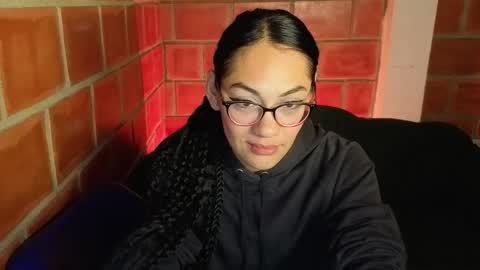 Snapshot of purepleasure25 chatting on February 5, 9:36 am purepleasure25 online show from February 5, 9:36 am