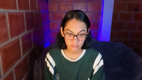 Snapshot of purepleasure25 chatting on February 6, 6:18 am purepleasure25 online show from February 6, 6:18 am