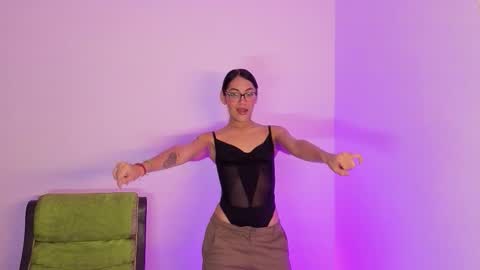 Snapshot of purepleasure25 chatting on February 23, 7:17 am purepleasure25 online show from February 23, 7:17 am