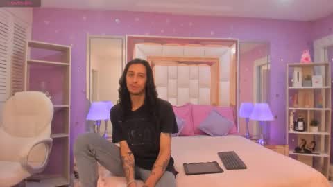 Experienced guys  online show from March 28, 7:46 pm